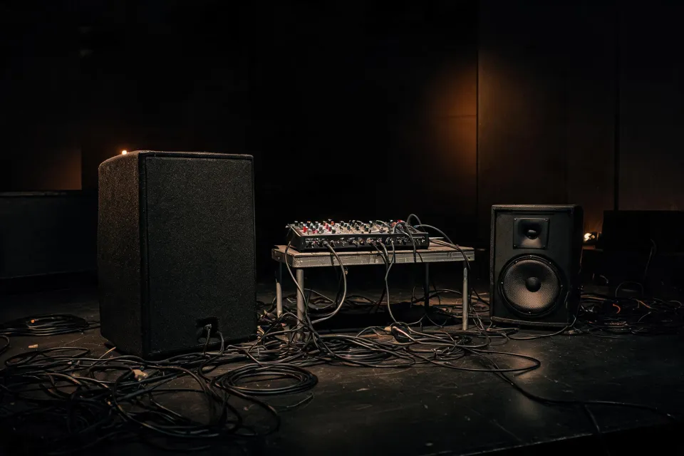 Unplanned audio setup before guidance